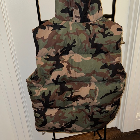 Jordan Craig Vintage Camo Puffer Vest - Picture 5 of 5